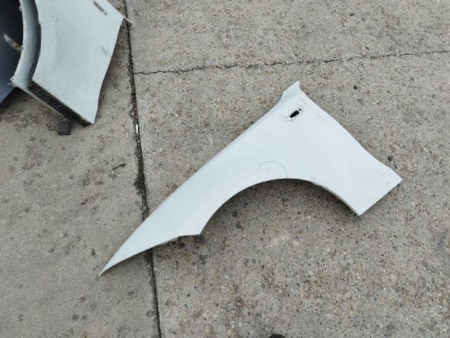 bontott BMW 1 Bal első Sárvédő