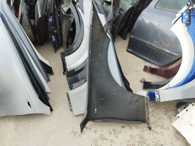 bontott BMW 1 Bal első Sárvédő