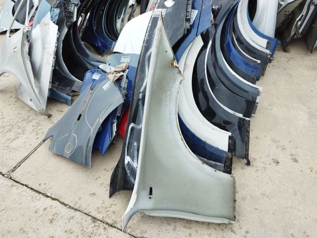 bontott BMW 1 Bal első Sárvédő