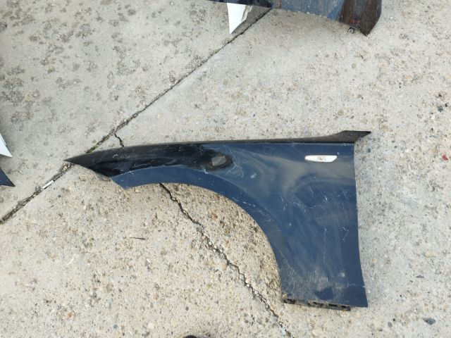 bontott BMW 1 Bal első Sárvédő