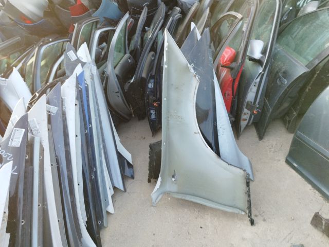 bontott BMW 1 Bal első Sárvédő