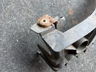 bontott BMW 1 Bal Fényszóró Tartó