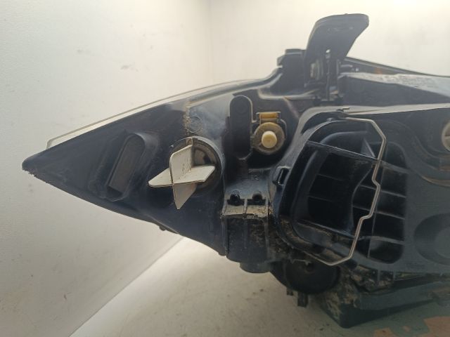 bontott BMW 1 Bal Fényszóró