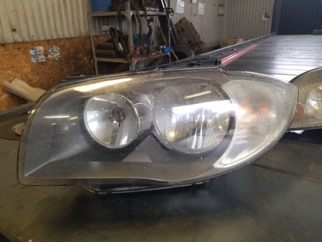 bontott BMW 1 Bal Fényszóró