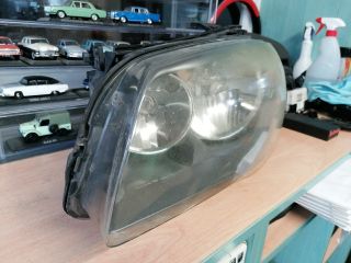 bontott BMW 1 Bal Fényszóró