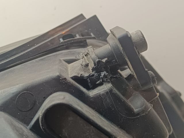 bontott BMW 1 Bal Fényszóró