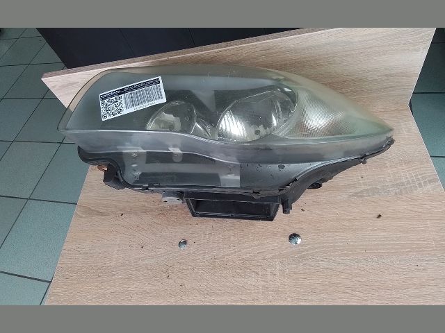 bontott BMW 1 Bal Fényszóró