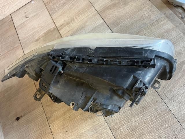 bontott BMW 1 Bal Fényszóró