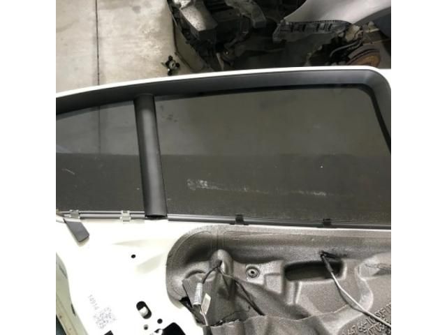 bontott BMW 1 Bal hátsó Ablak