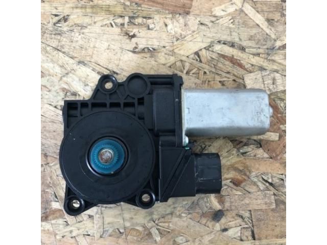 bontott BMW 1 Bal hátsó Ablakemelő Motor