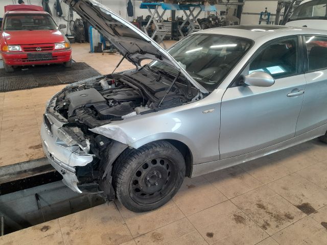 bontott BMW 1 Bal hátsó Ajtóhatároló