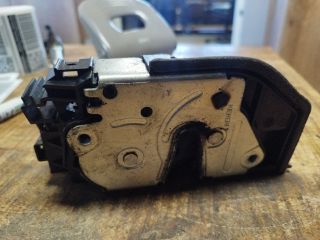 bontott BMW 1 Bal hátsó Ajtózár