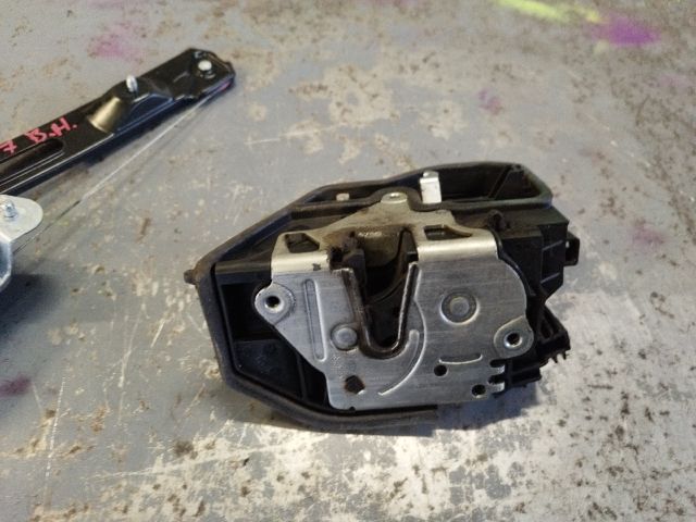 bontott BMW 1 Bal hátsó Ajtózár