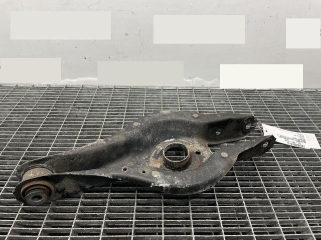 bontott BMW 1 Bal hátsó Alsó Lengőkar