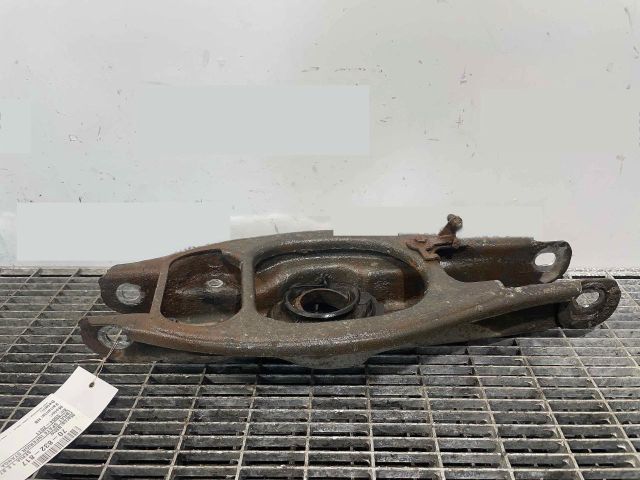 bontott BMW 1 Bal hátsó Alsó Lengőkar