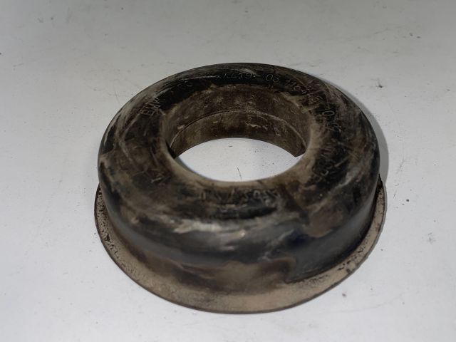 bontott BMW 1 Bal hátsó Alsó Rugótányér