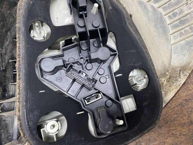 bontott BMW 1 Bal Hátsó Lámpa