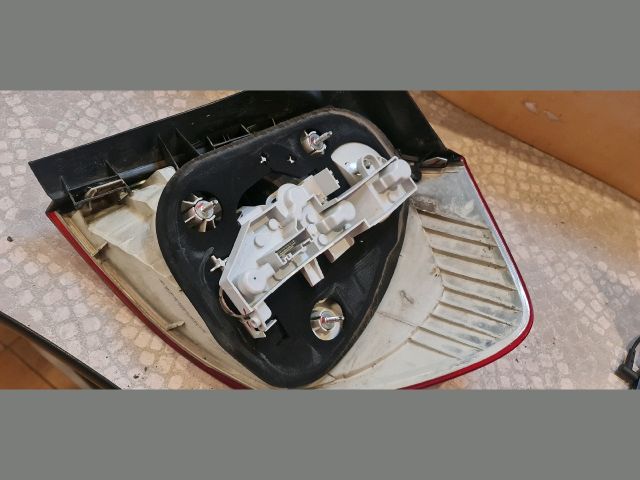 bontott BMW 1 Bal Hátsó Lámpa