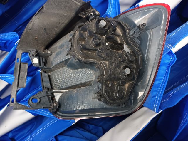 bontott BMW 1 Bal Hátsó Lámpa