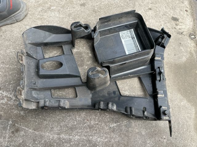 bontott BMW 1 Bal hátsó Oldal Lökhárító Tartó (Műanyag)