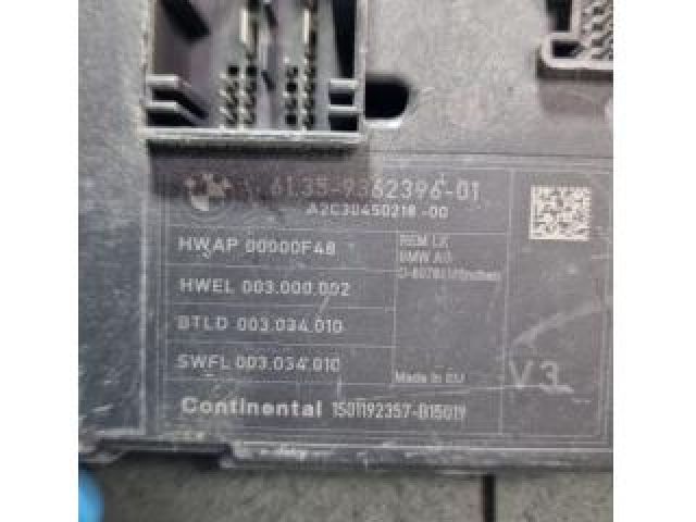 bontott BMW 1 Biztosítéktábla Csomagtér