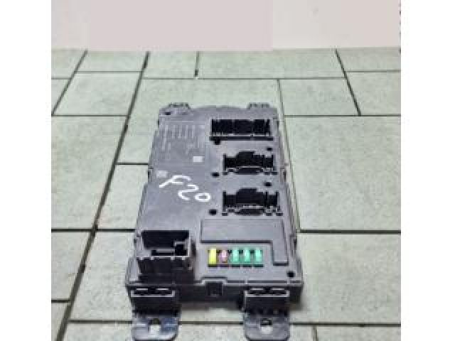 bontott BMW 1 Biztosítéktábla Csomagtér