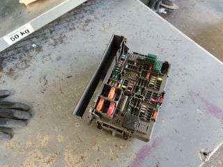 bontott BMW 1 Biztosítéktábla Utastér