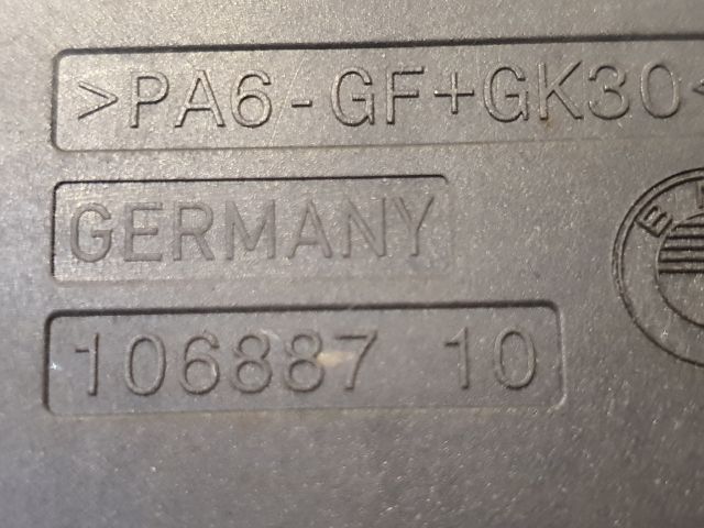 bontott BMW 1 Biztosítéktábla Utastér