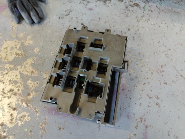 bontott BMW 1 Biztosítéktábla Utastér