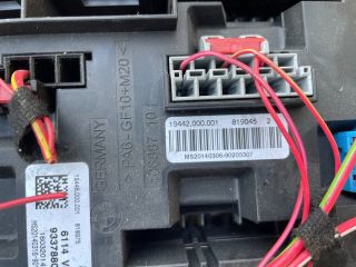 bontott BMW 1 Biztosítéktábla Utastér