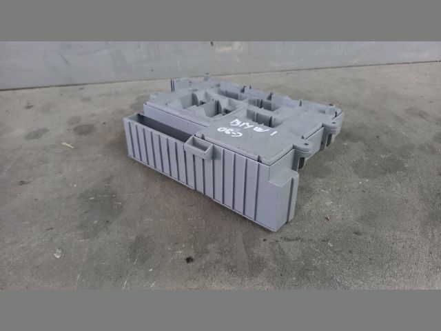 bontott BMW 1 Biztosítéktábla Utastér