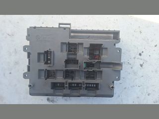 bontott BMW 1 Biztosítéktábla Utastér