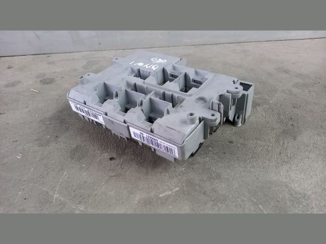 bontott BMW 1 Biztosítéktábla Utastér