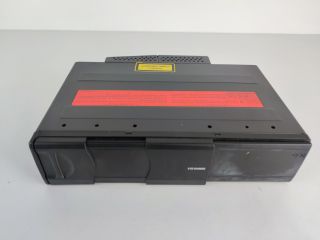 bontott BMW 1 CD / DVD Tár