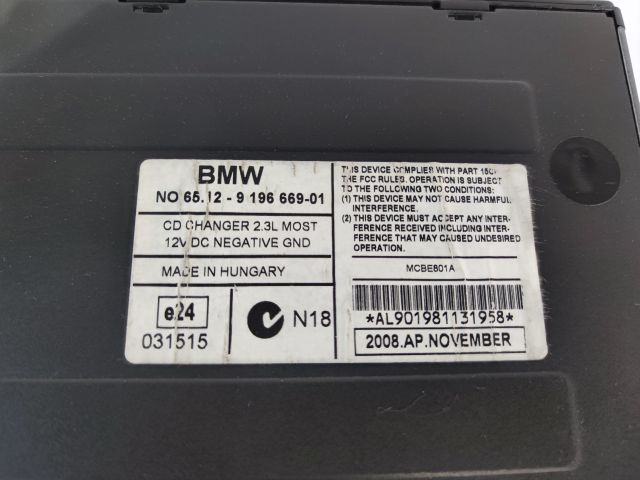 bontott BMW 1 CD / DVD Tár