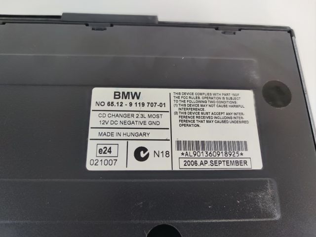 bontott BMW 1 CD / DVD Tár