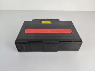 bontott BMW 1 CD / DVD Tár