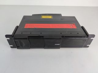 bontott BMW 1 CD / DVD Tár