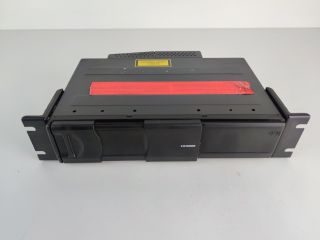 bontott BMW 1 CD / DVD Tár