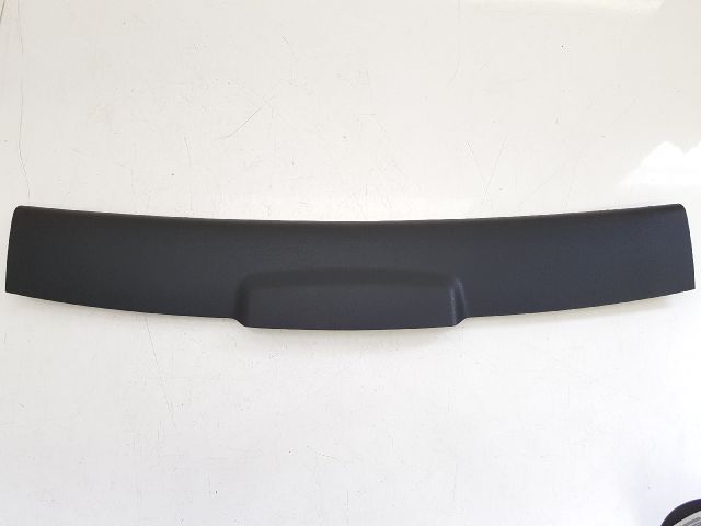 bontott BMW 1 Csomagtérajtó Burkolat Felső