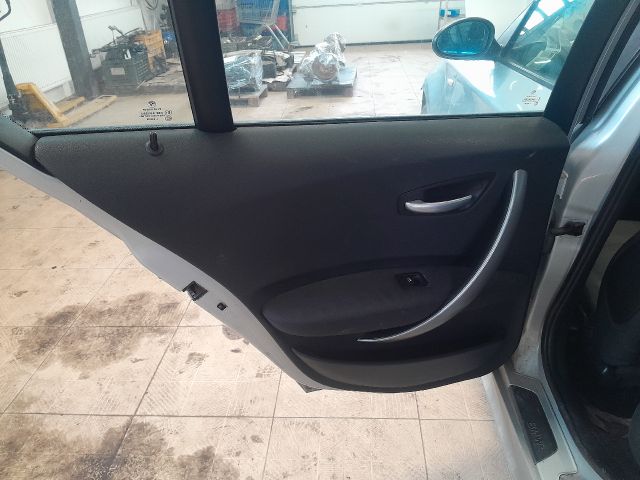 bontott BMW 1 Csomagtérajtó Burkolat Felső