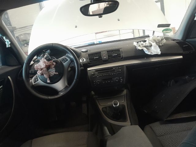 bontott BMW 1 Csomagtérajtó Burkolat Felső