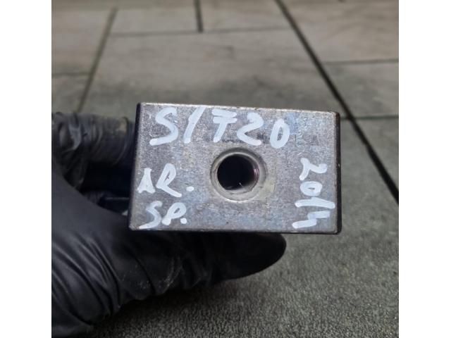 bontott BMW 1 Csomagtérajtó Jobb Zsanér