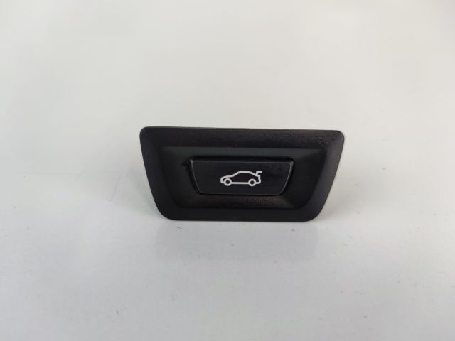 bontott BMW 1 Csomagtérajtó Kapcsoló