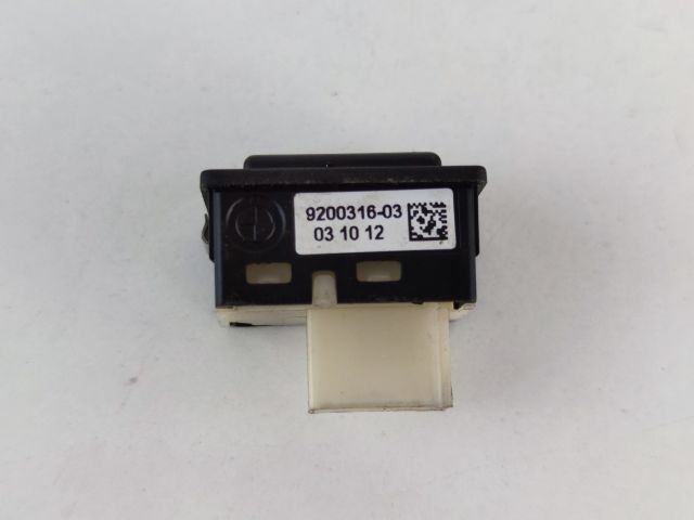 bontott BMW 1 Csomagtérajtó Kapcsoló