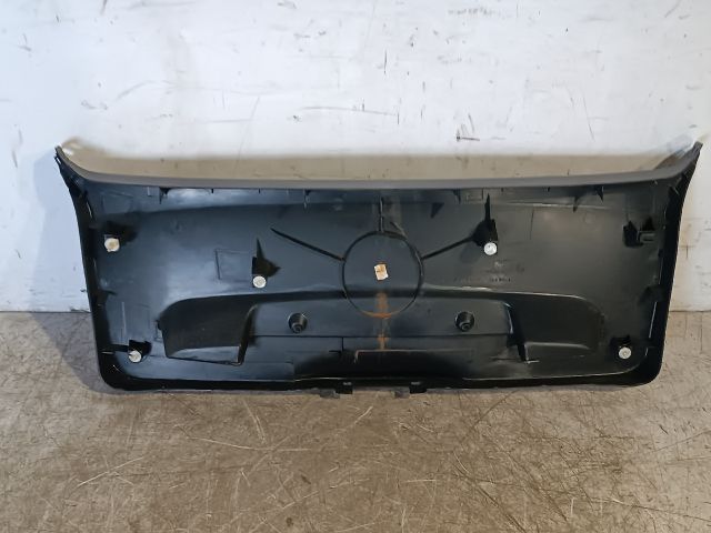 bontott BMW 1 Csomagtérajtó Kárpit