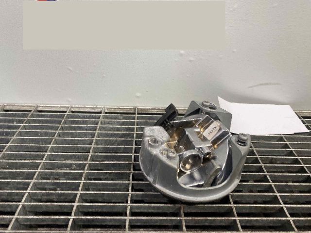 bontott BMW 1 Csomagtérajtó Kilincs