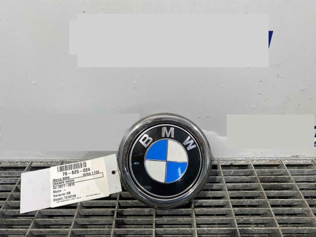 bontott BMW 1 Csomagtérajtó Kilincs