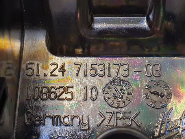 bontott BMW 1 Csomagtérajtó Kilincs