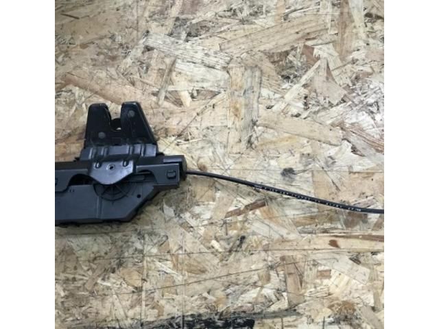 bontott BMW 1 Csomagtérajtó Zárszerkezet